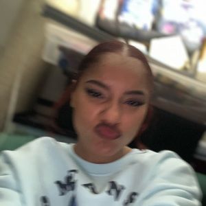 Meet your Posher, Dimya